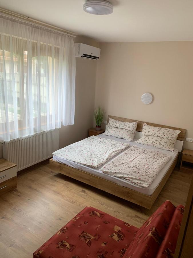 Zsuzsa Apartman Hajdúszoboszló Kültér fotó