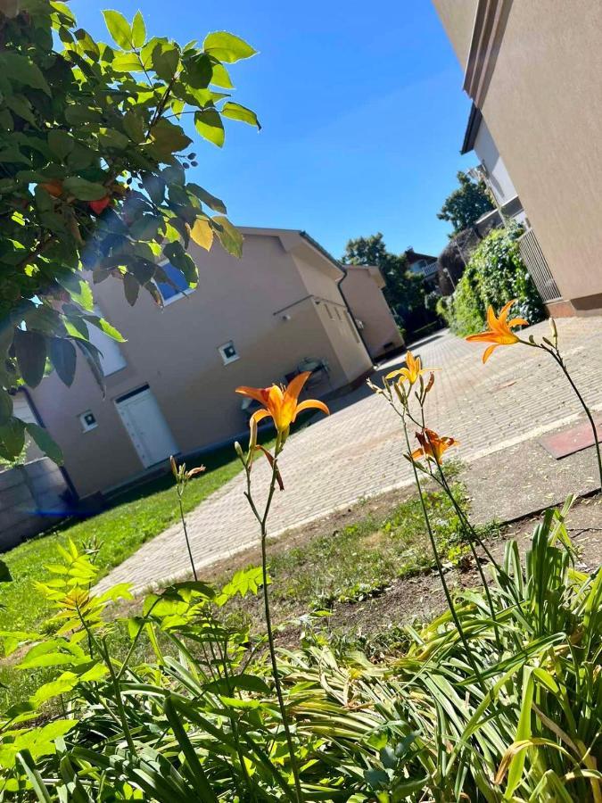 Zsuzsa Apartman Hajdúszoboszló Kültér fotó