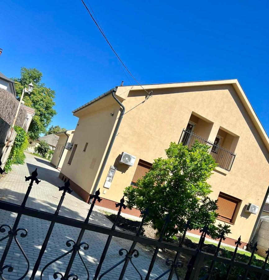 Zsuzsa Apartman Hajdúszoboszló Kültér fotó