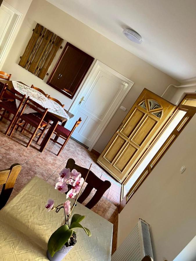 Zsuzsa Apartman Hajdúszoboszló Kültér fotó